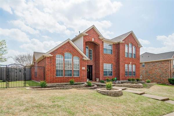 1810 Walnut Hill Drive, Rowlett, TX 75088