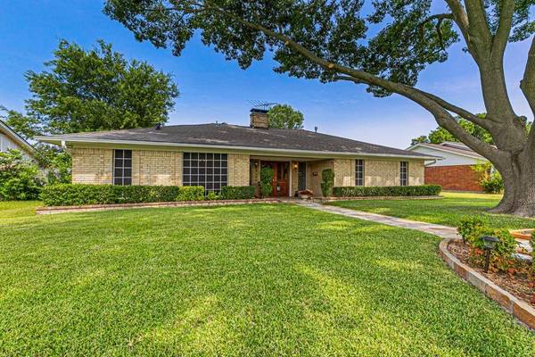 1328 Meadowcrest Drive, Mesquite, TX 75149