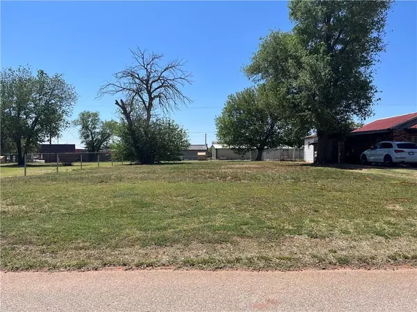 515 N Locust Avenue, Elk City, OK 73644