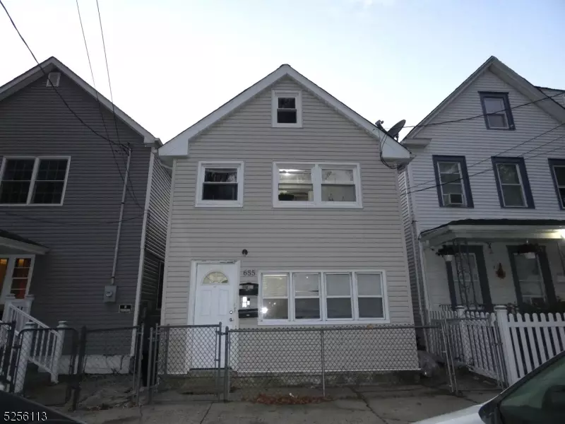 655 Charles St, Perth Amboy City, NJ 08861