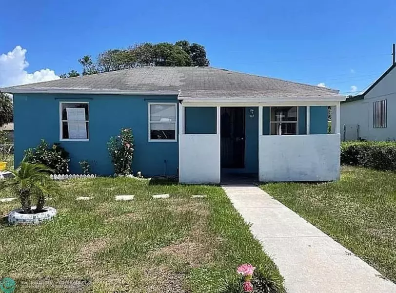 741 W 5th St, Riviera Beach, FL 33404