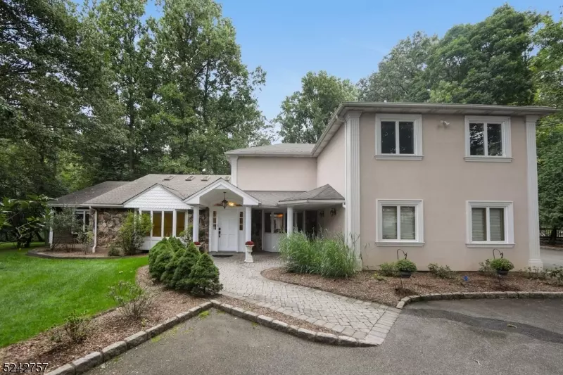 57 Ware Rd, Upper Saddle River Boro, NJ 07458