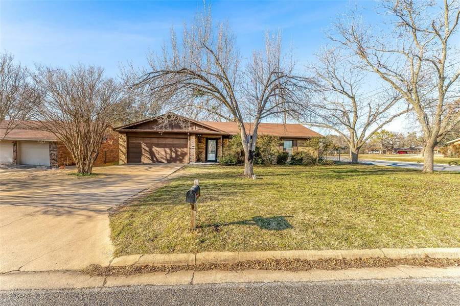 2601 Phelps Street, Stephenville, TX 76401