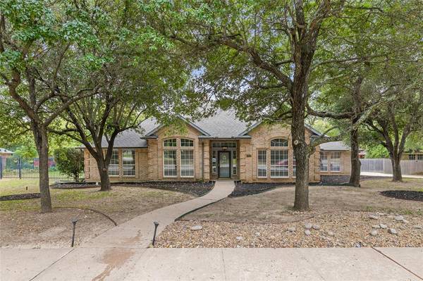 1818 Rocky Creek Drive, Duncanville, TX 75137