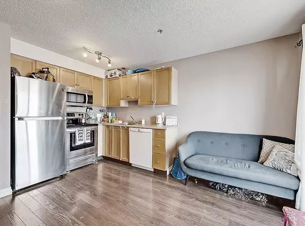 Calgary, AB T2A 7Y7,1717 60 ST SE #340