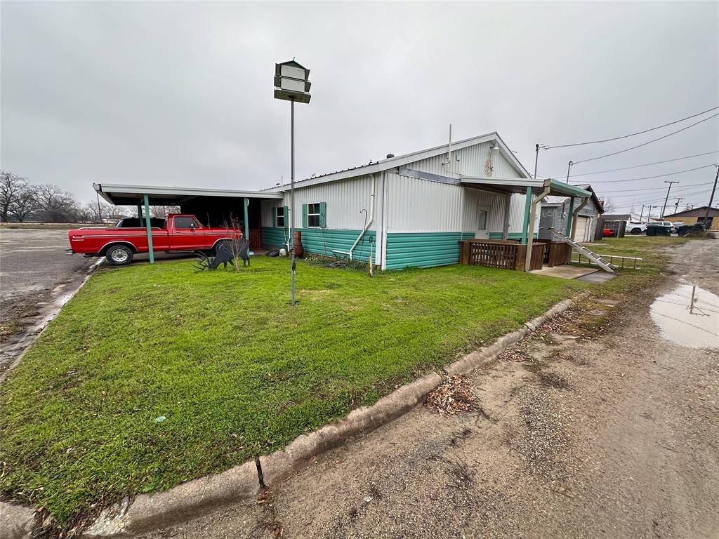 Howe, TX 75459,110 E Oconnell Street