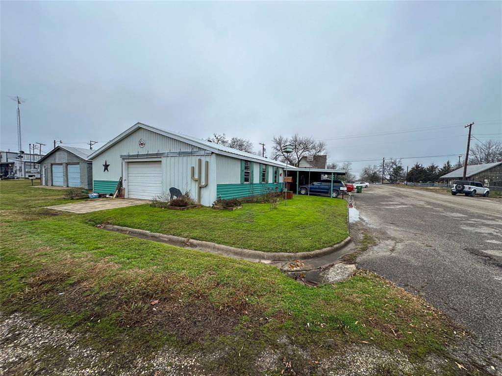 Howe, TX 75459,110 E Oconnell Street