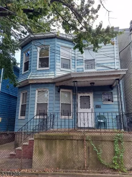 19 Piercy St, Paterson City, NJ 07522