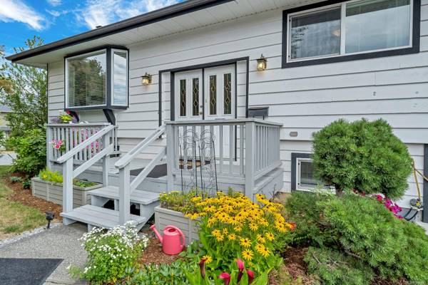 Sidney, BC V8L 3M1,10045 Siddall Rd