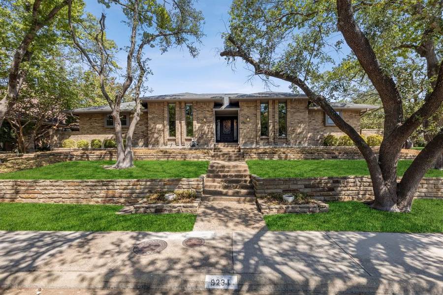 9231 Arbor Trail Drive, Dallas, TX 75243