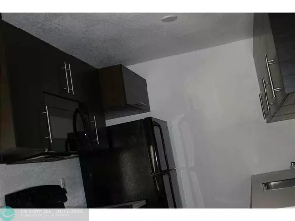 Deerfield Beach, FL 33442,1068 E Harwood  E  #1068