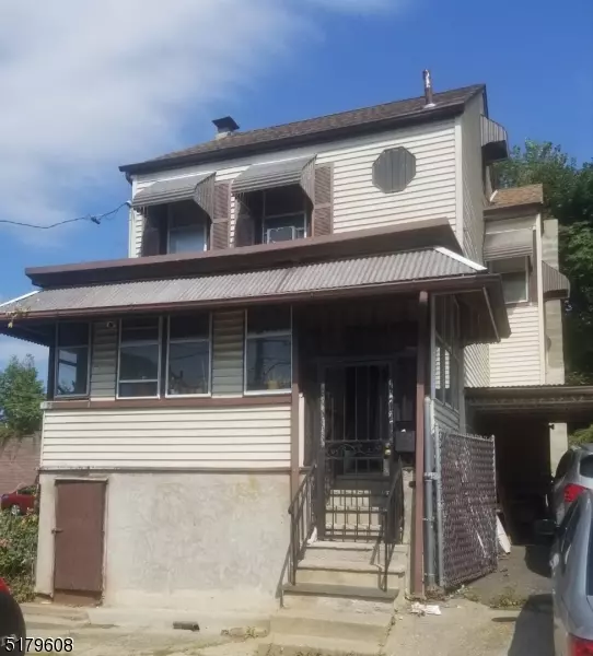 54 Oxford St, Paterson City, NJ 07522