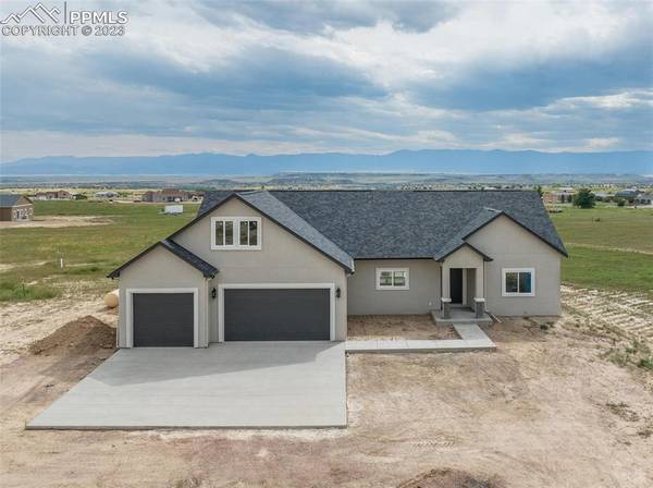 53 Top Rail Trail TRL, Penrose, CO 81240