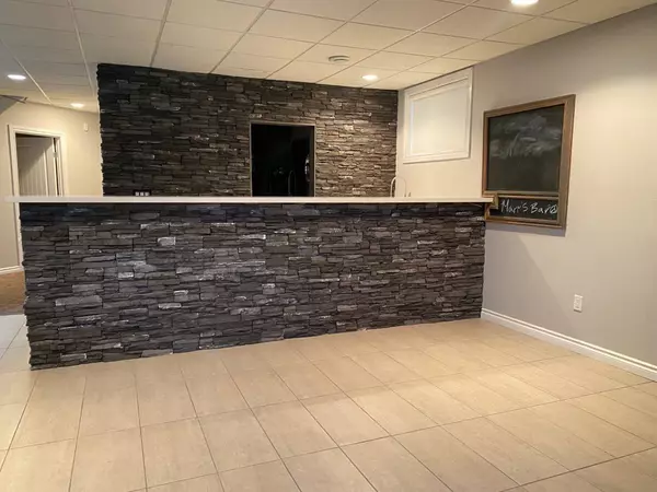 Fort Mcmurray, AB T9K 0E9,284 Rainbow Creek DR