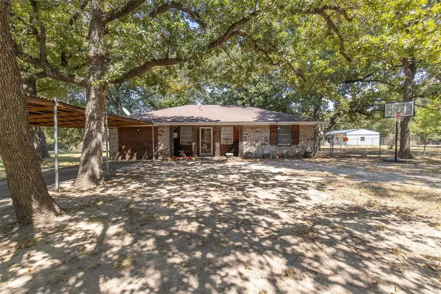 743 Oak Leaf Trail, East Tawakoni, TX 75472