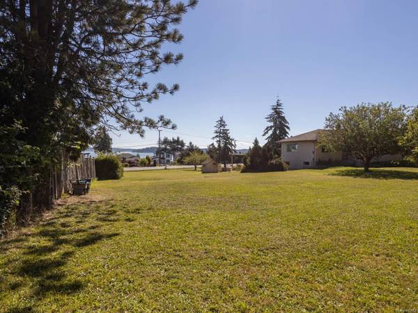 North Saanich, BC V8L 1M7,8708 Lochside Dr