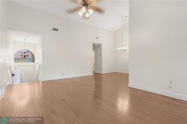 Lauderdale By The Sea, FL 33062,2121 S Ocean Blvd  #205