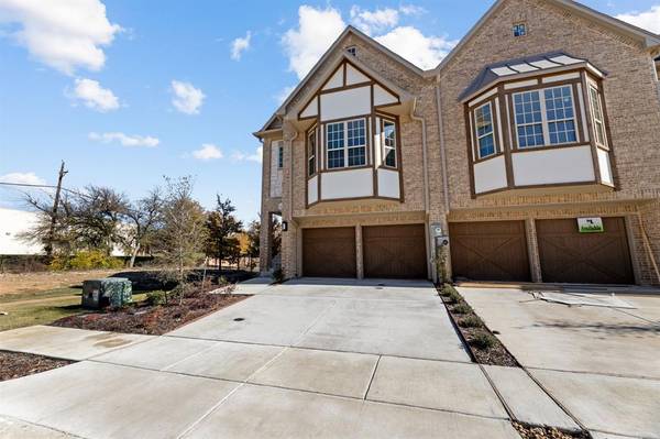 2204 Southwick Drive, Lewisville, TX 75067