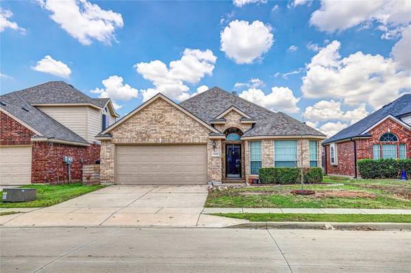 11809 Kenny Drive, Fort Worth, TX 76244