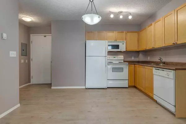 Calgary, AB T2P 5M5,1111 6 AVE SW #1115