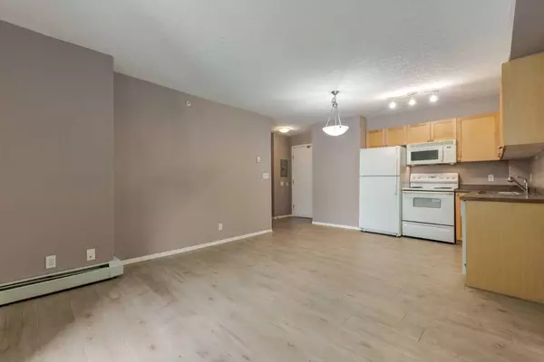 Calgary, AB T2P 5M5,1111 6 AVE SW #1115