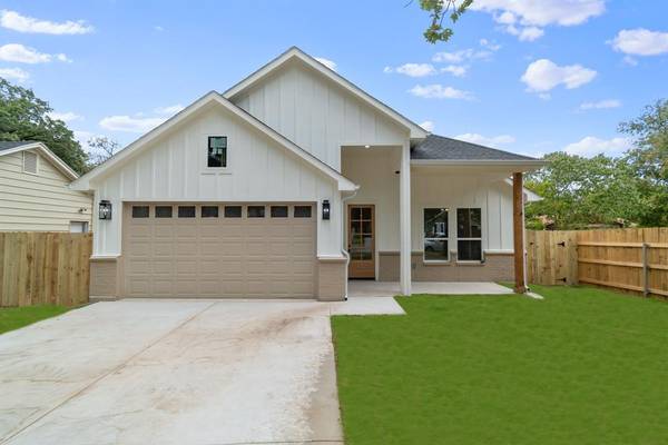 3104 Huron Trail, Lake Worth, TX 76135