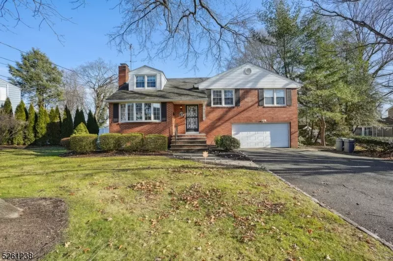 83 Mali Dr, North Plainfield Boro, NJ 07062