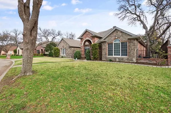 Fort Worth, TX 76116,4208 Riverhollow Drive