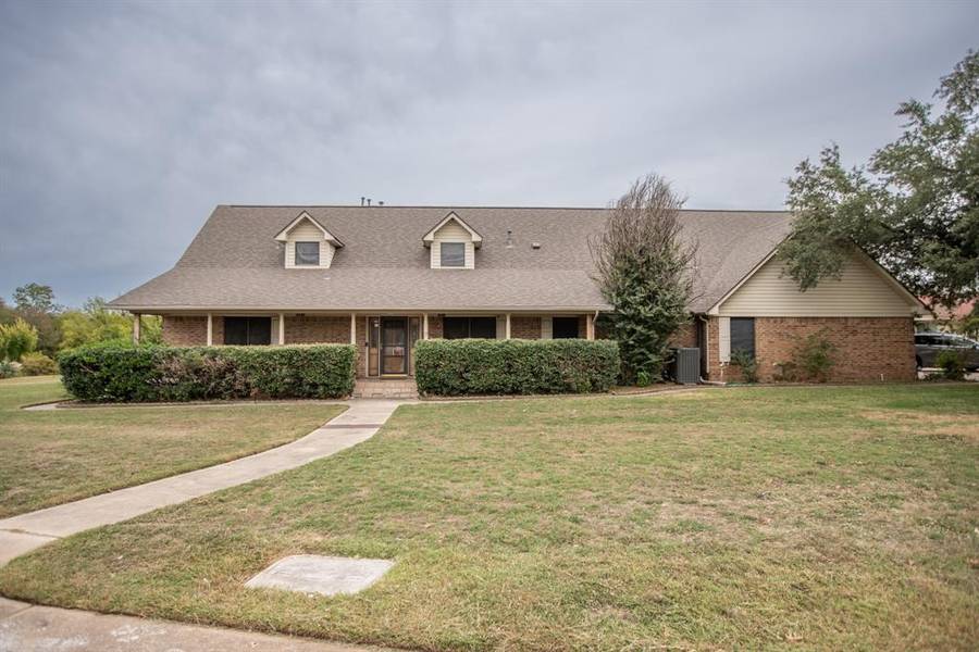 4 Quail Run Street, Gainesville, TX 76240