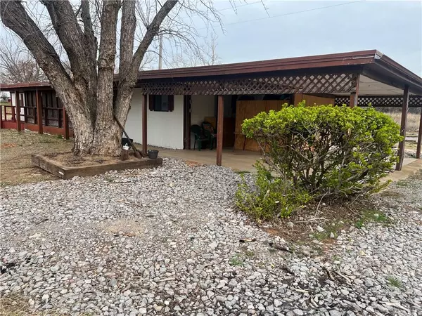 302 N Walnut Street, Fort Cobb, OK 73038