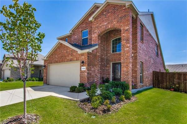 8808 Deadwood Lane, Aubrey, TX 76227