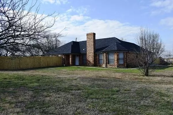 1106 N Atkins Drive, Celeste, TX 75423