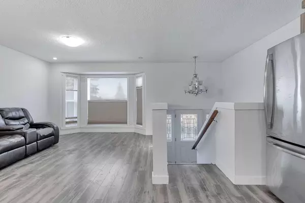 Calgary, AB t3j2m8,96 Martindale DR NE