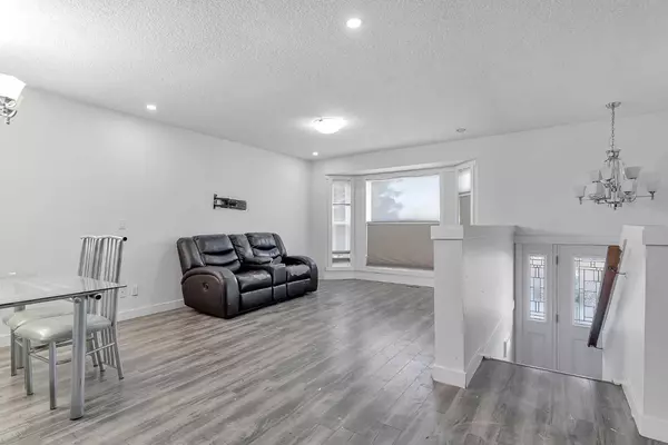 Calgary, AB t3j2m8,96 Martindale DR NE