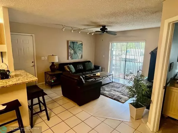 Deerfield Beach, FL 33441,588 Trace Cir  #103