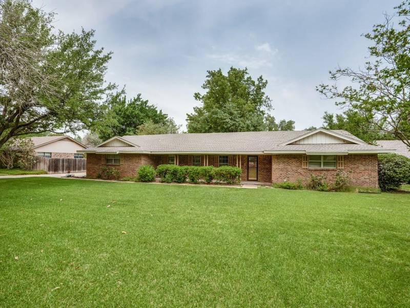 155 Moonlight Drive, Murphy, TX 75094