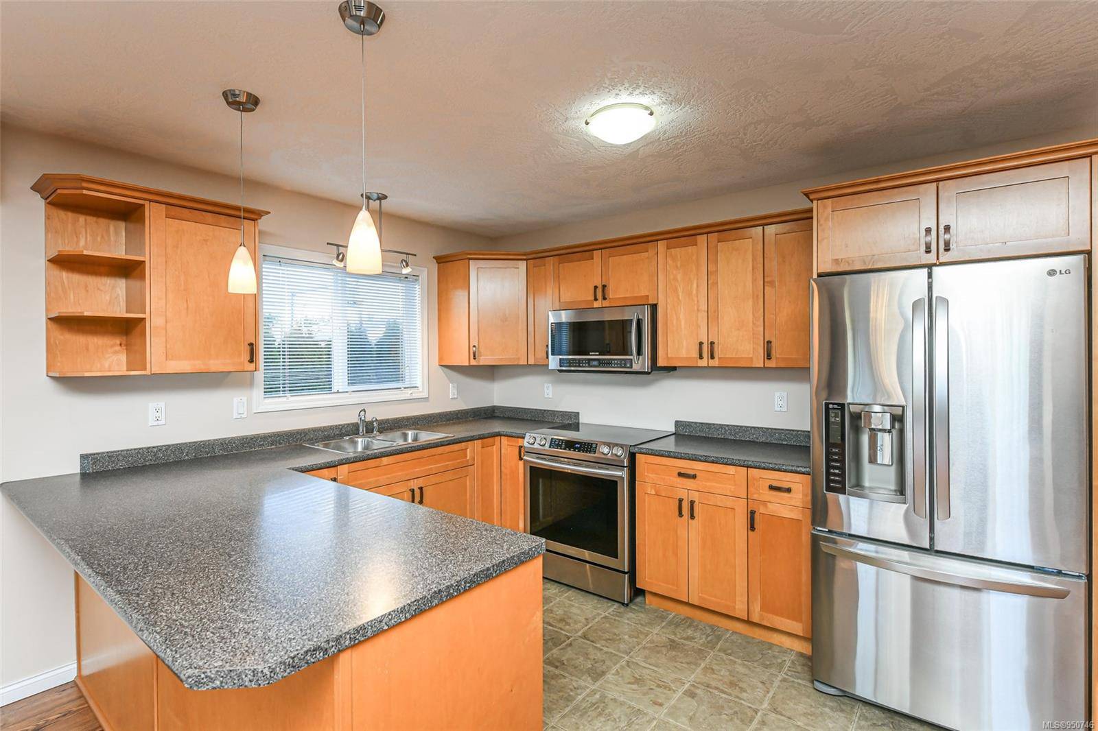 Courtenay, BC V9N 3Z6,2196 Blue Jay Pl