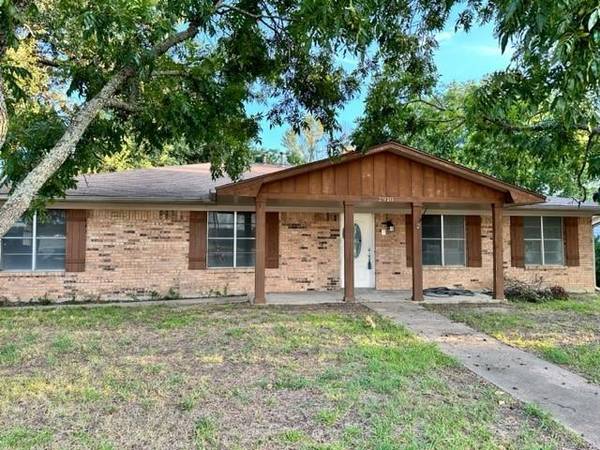 2910 W Crawford Street, Denison, TX 75020