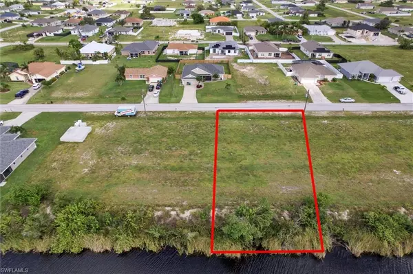 1028 18th TER, Cape Coral, FL 33993