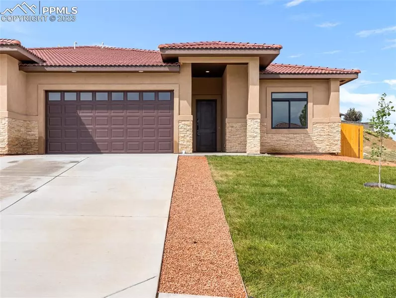 1325 Tierra Berienda DR, Pueblo, CO 81008