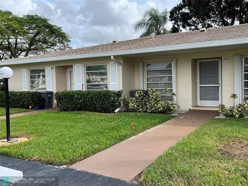 20905 Sedgewick Dr, Boca Raton, FL 33433