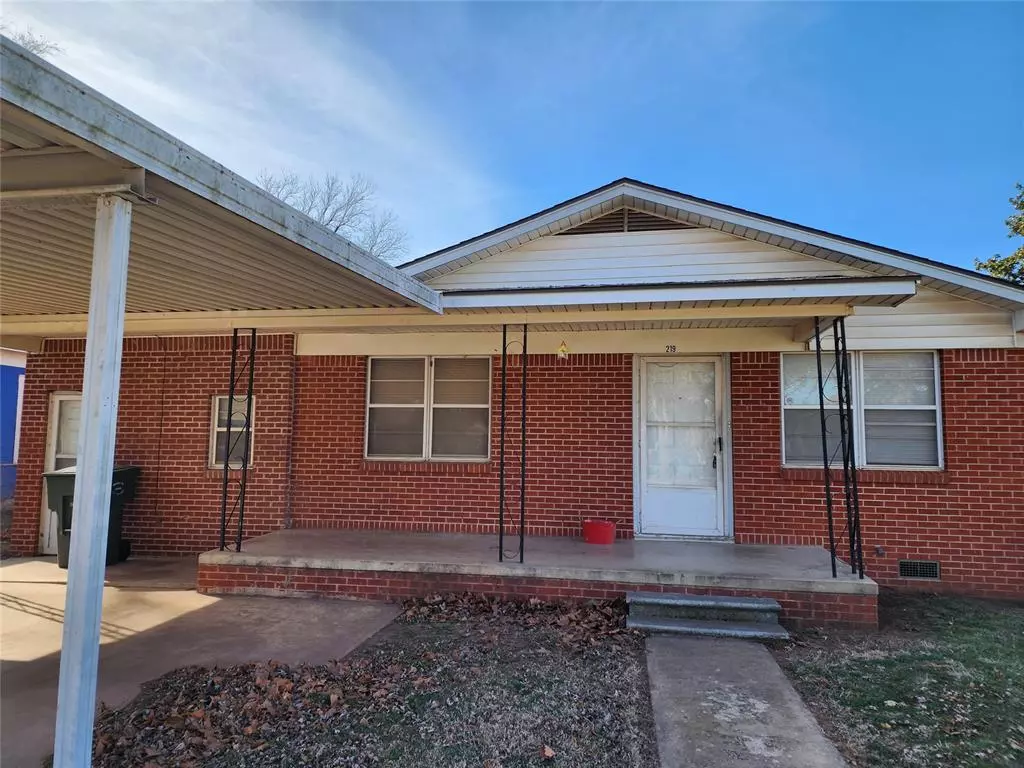 Pauls Valley, OK 73075,219 Sycamore Street