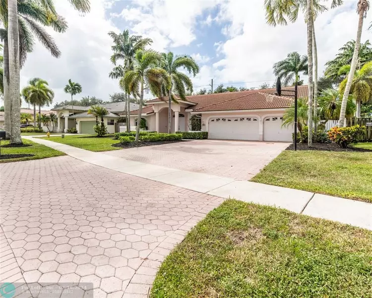 401 NW 110th Ave, Plantation, FL 33324