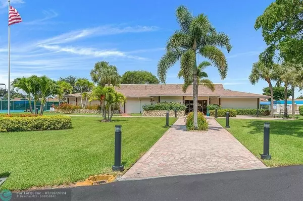 Delray Beach, FL 33484,5370 Las Verdes Cir  #315