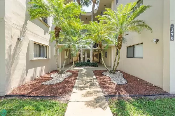 Delray Beach, FL 33484,5370 Las Verdes Cir  #315