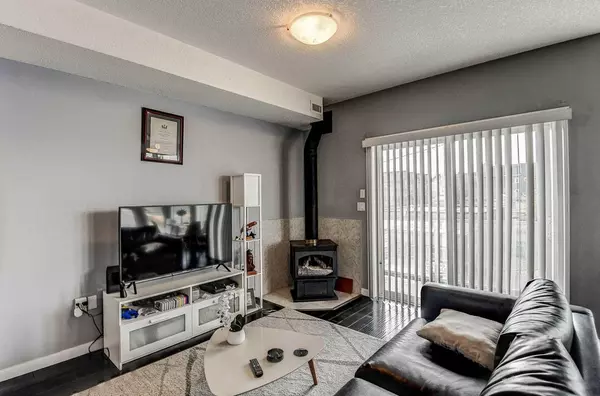 Calgary, AB T2T0C8,1540 17 AVE SW #301