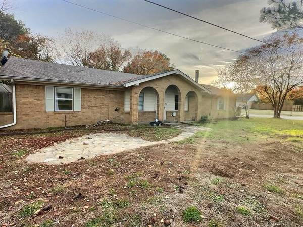 1000 E Ohio Street,  Van,  TX 75790