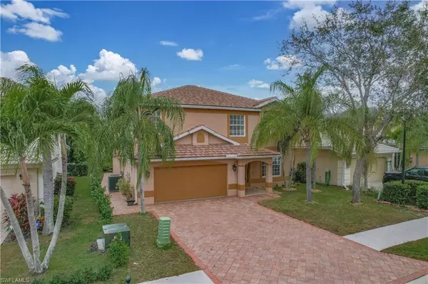 8271 Laurel Lakes WAY, Naples, FL 34119