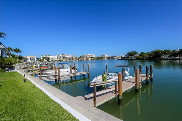 Naples, FL 34103,333 Harbour DR 101