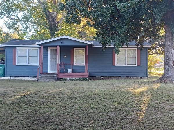 502 Napp Street, De Kalb, TX 75559